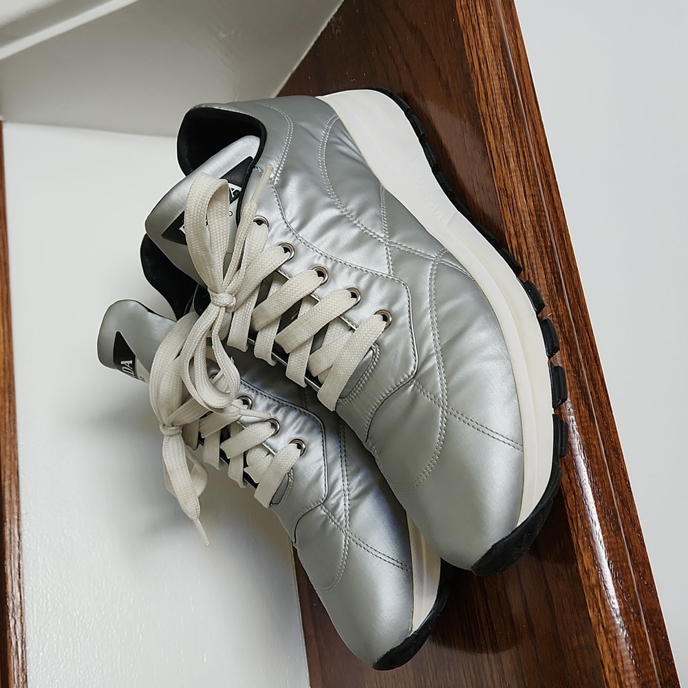 Prada Metallic Silver Quilted Nylon sneakers womens size 38.5 ( USA size 8.5) - Picture 2 of 14